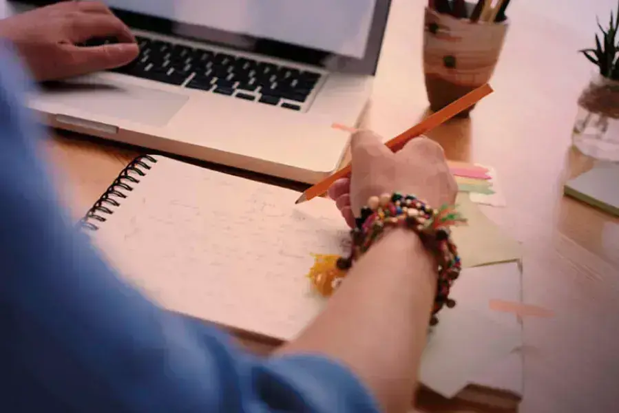 Capstone Project vs. Thesis What’s the Difference? UAGC